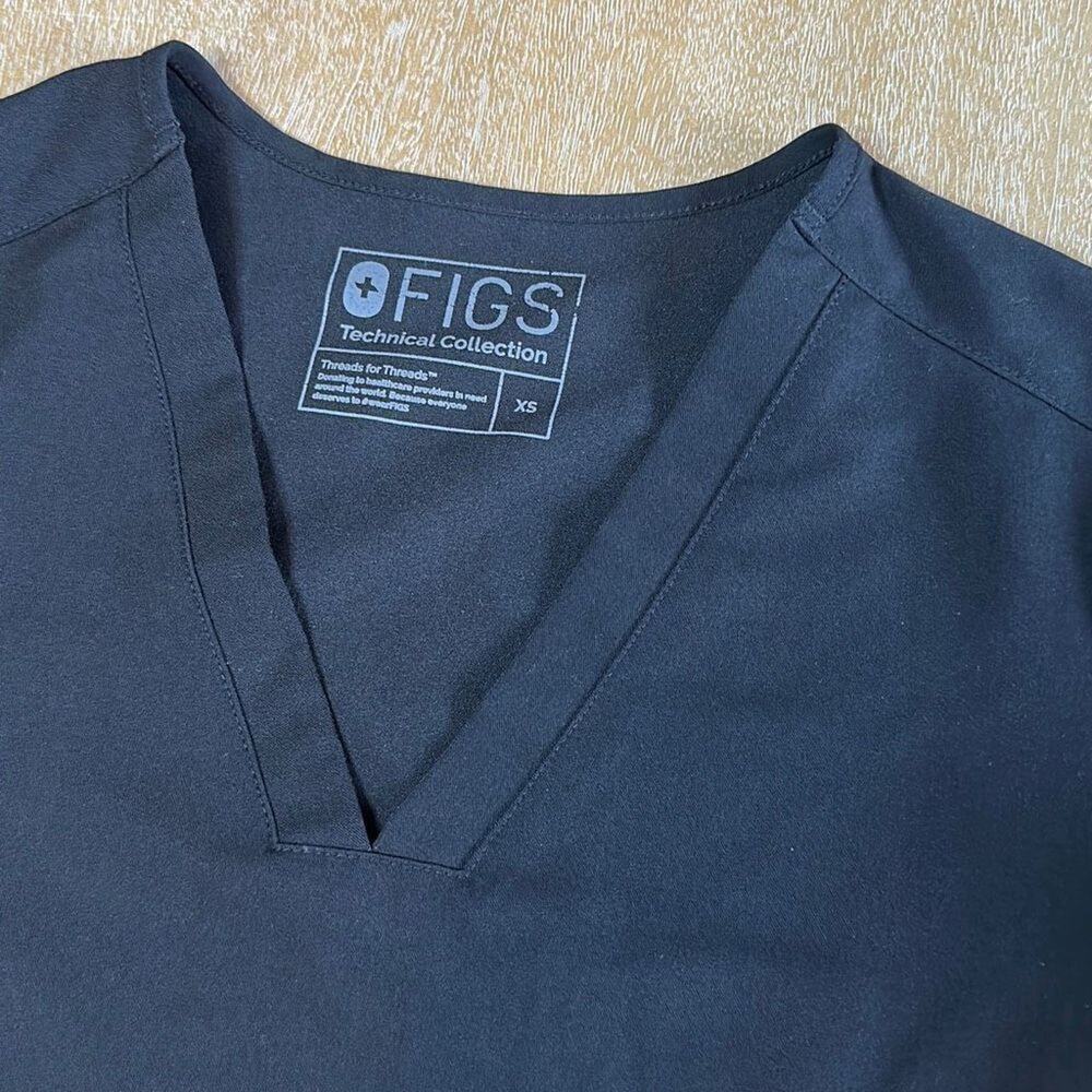 FIGS Casma Scrub Top - Picture 2 of 6